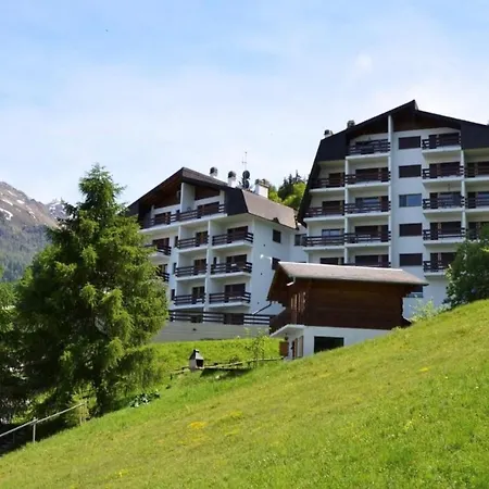 Prázdninový dům Directly On The Slopes Ski In Out Apartment 1 Parking *
